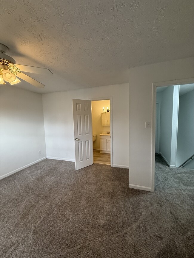 Building Photo - 103 Stone Tree Dr