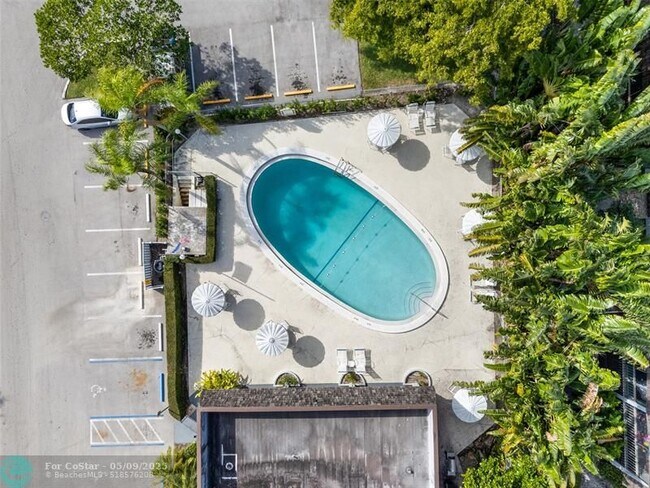 Building Photo - 3105 Oakland Shores Dr