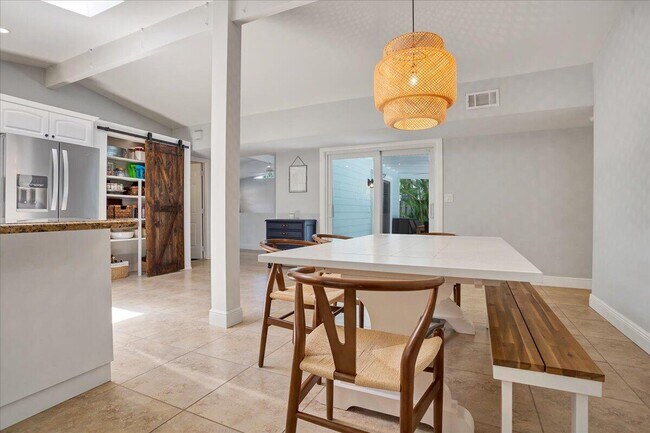 Building Photo - 1110 SW 15th St