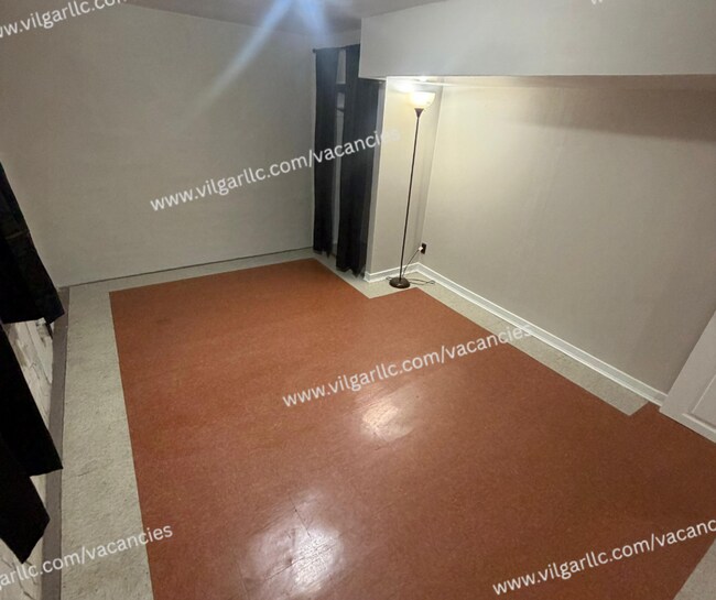 Building Photo - 3824 Fir St