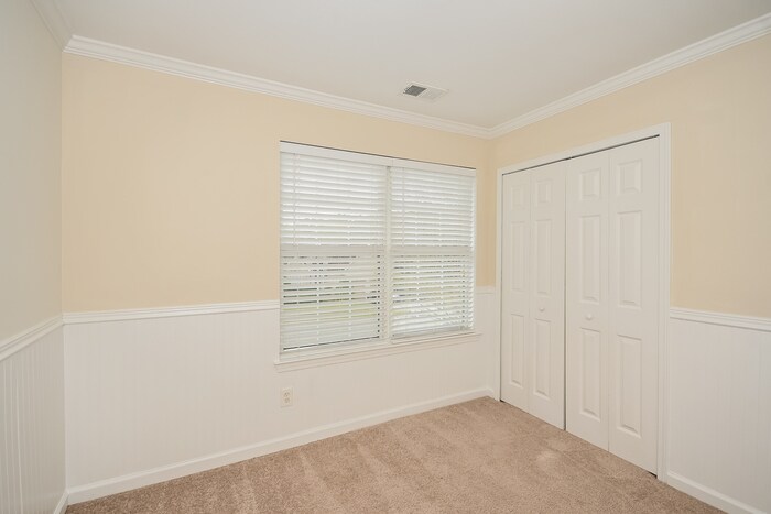 Building Photo - 227 Woodcreek Way