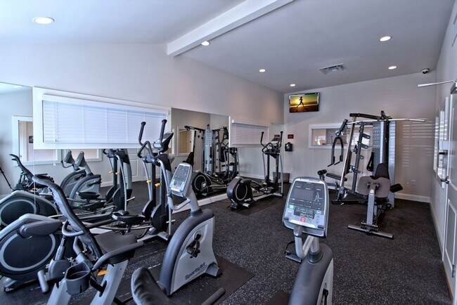 Building Photo - Solms 1 Bed | 1 Bath 670 Sq. Ft.