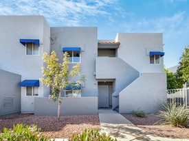 Building Photo - 220 N 22nd Pl