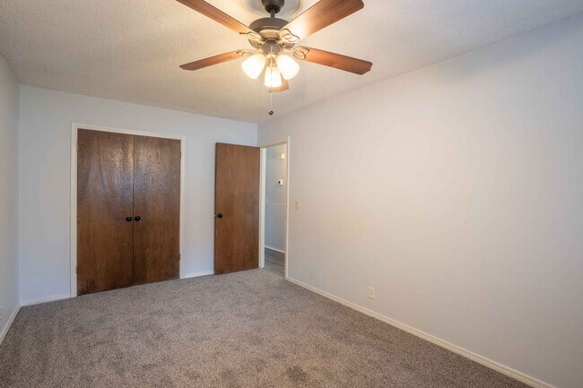 Building Photo - S Joplin Ave Duplex