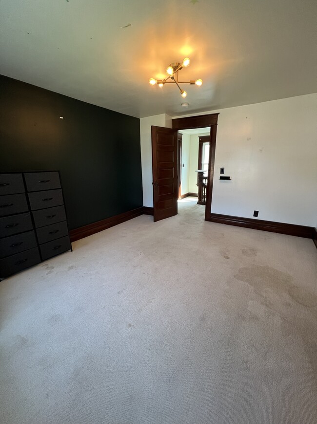 Building Photo - 236 Moores River Dr