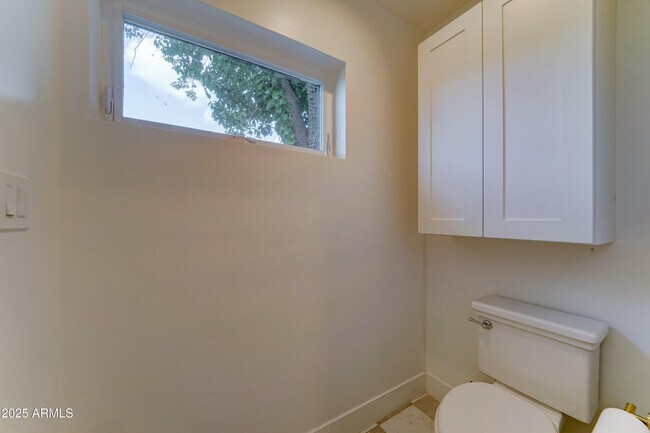 Building Photo - 4331 E Avalon Dr