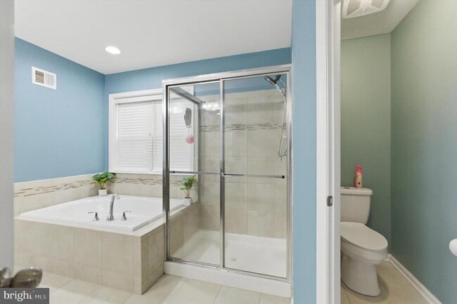 Building Photo - 7585 Holly Ridge Dr