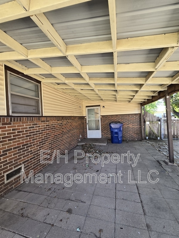 Building Photo - 902 N Colorado St