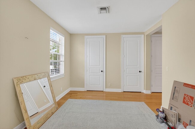 Building Photo - 1054 E Heritage Club Cir