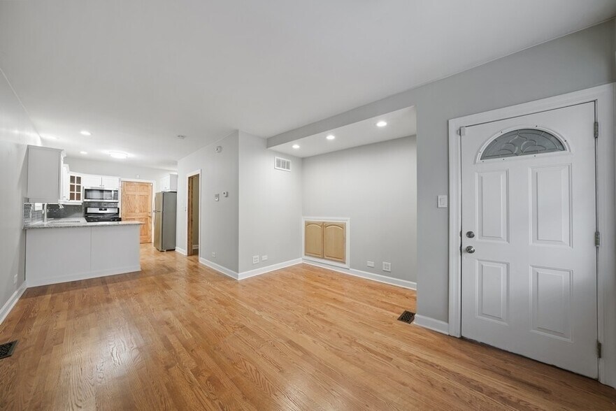 Building Photo - 1548 N Honore St