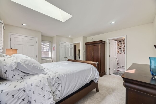 Building Photo - 3 BDR Oasis near Denver Botanic Gardens