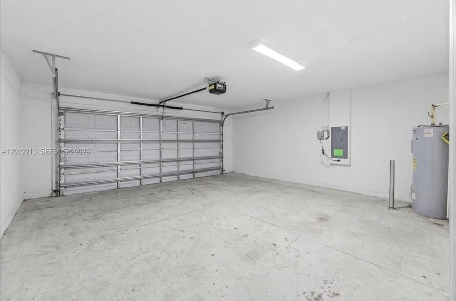 Building Photo - 1536 Axel Cir