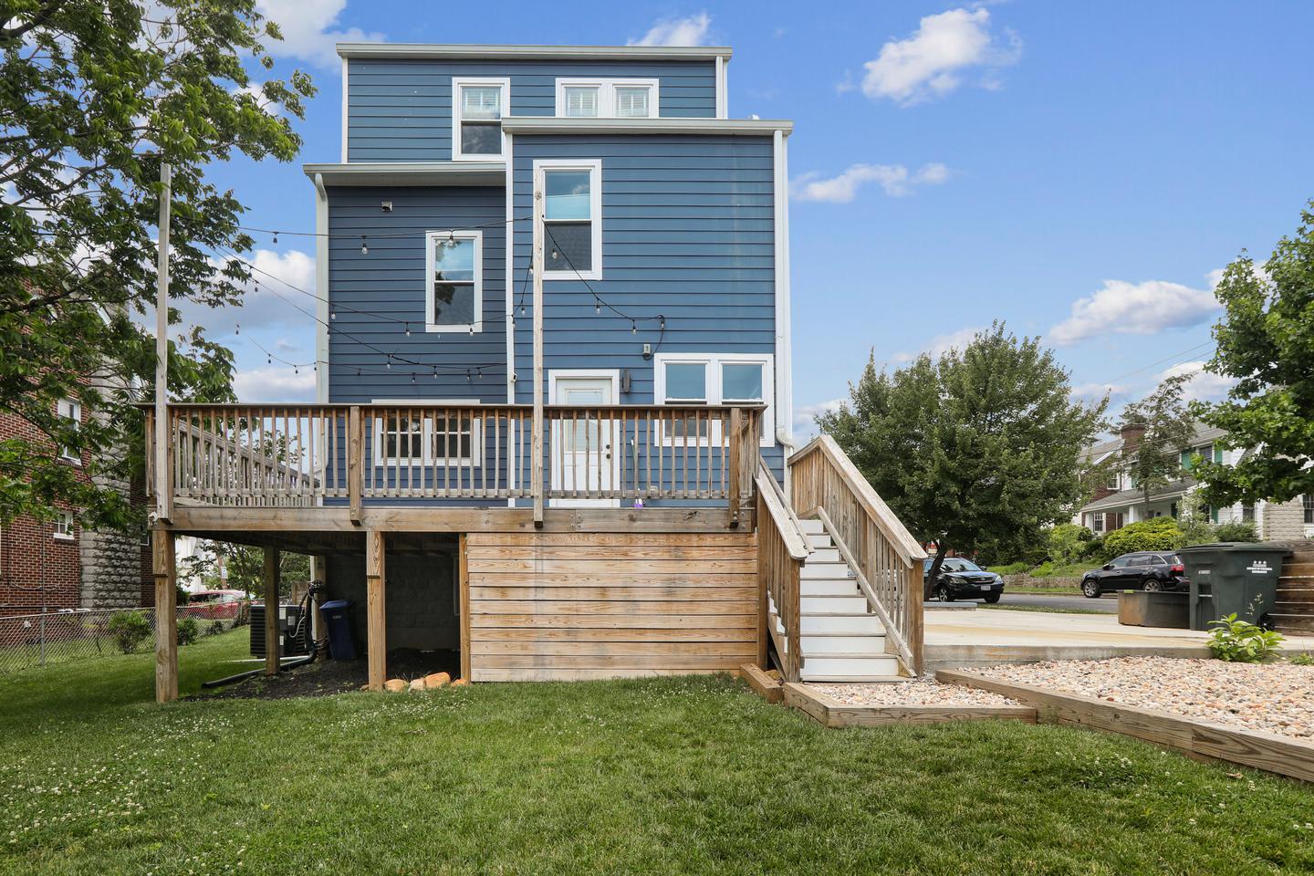 Building Photo - 2235 Quincy St NE
