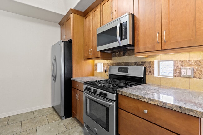 Building Photo - Brownstone Manor