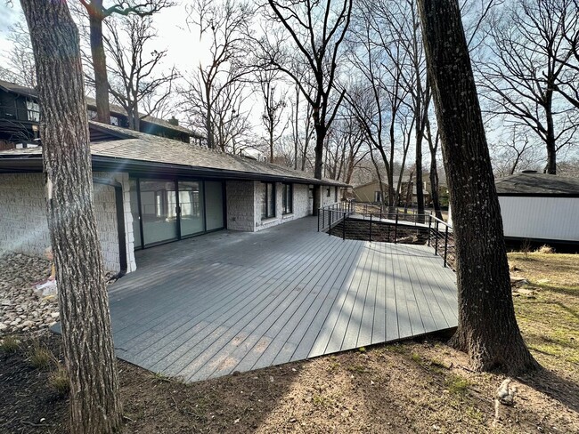 Building Photo - Newly Renovated, 3-Bed Home in South Tulsa