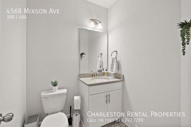 Building Photo - 4568 Mixson Ave