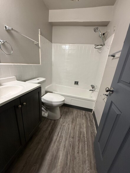 Building Photo - 18331 W Chicago