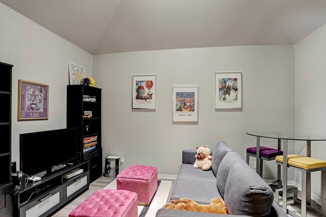 Building Photo - 12625 Memorial Dr