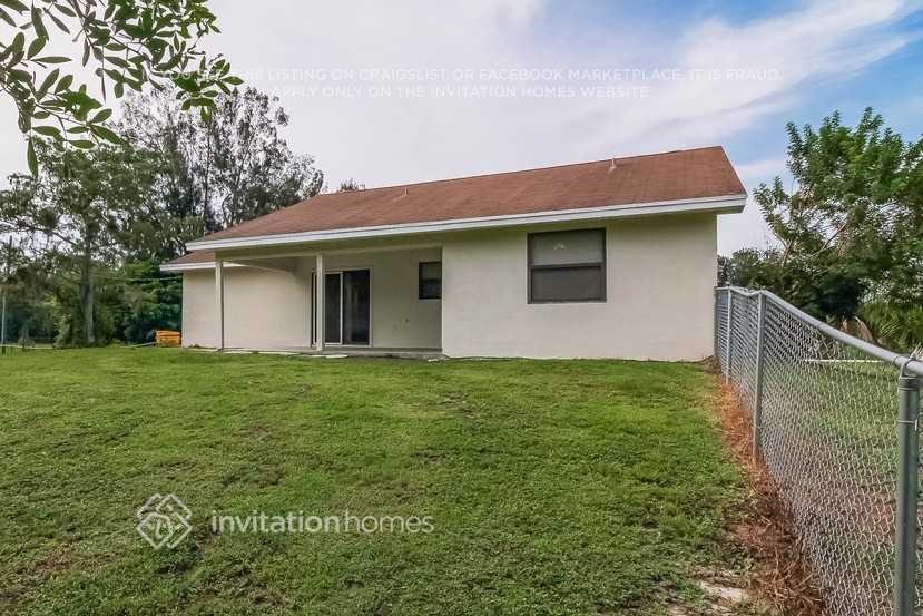 Building Photo - 16888 E Aquaduct Dr