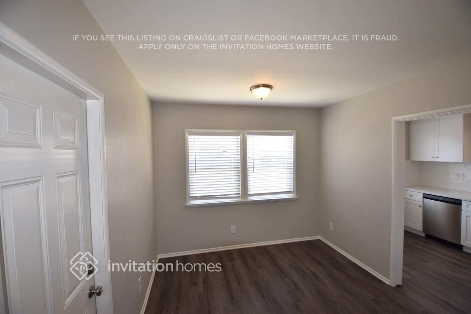 Building Photo - 3216 Knoll Way