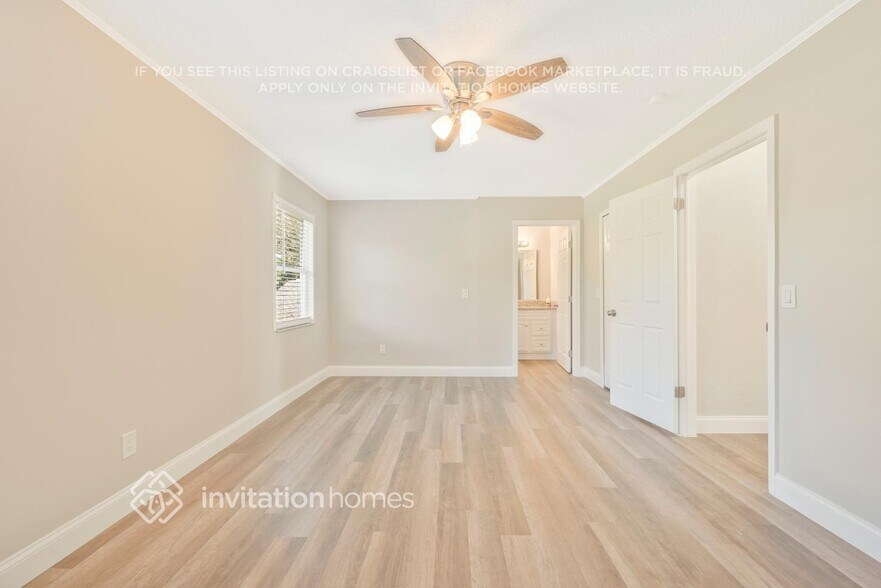 Building Photo - 921 Oak Forest Dr