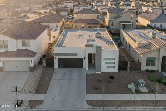 Building Photo - 905 Witton Pl