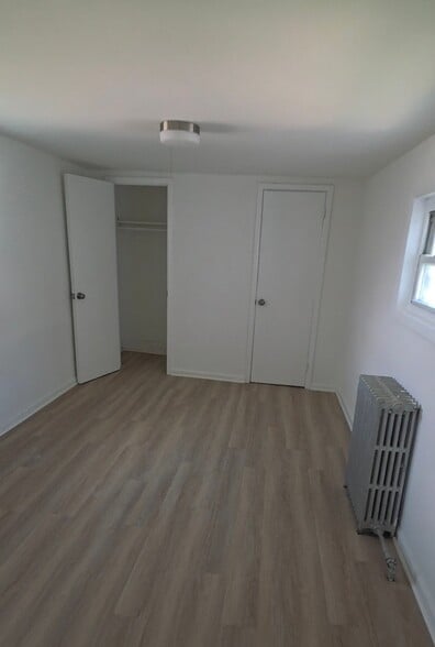 Building Photo - 520 E Plum St