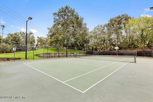 Building Photo - 400 Sandiron Cir