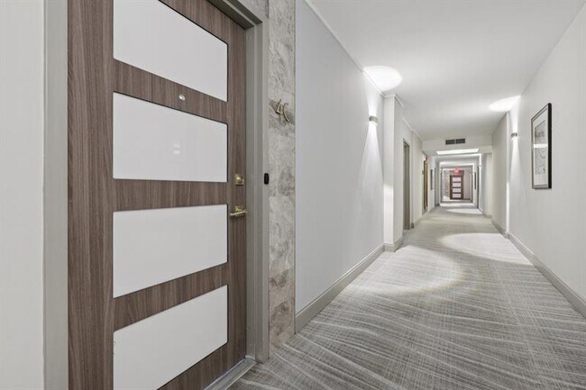 Building Photo - 2701 N Ocean Blvd