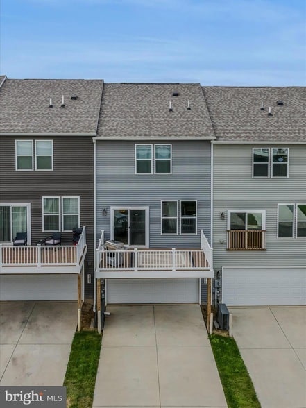 Building Photo - 179 Presidents Pointe Ave