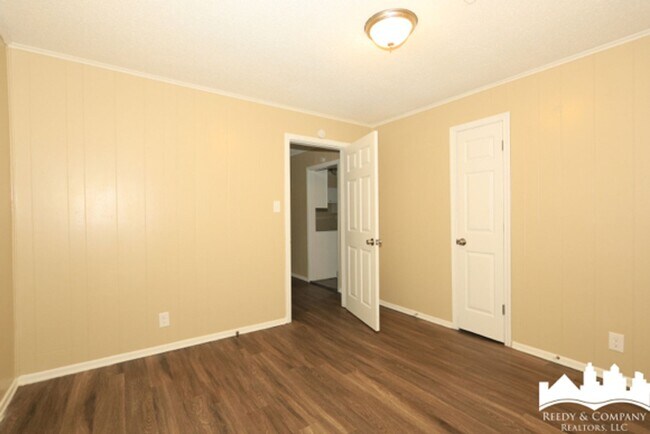 Building Photo - 158 Pickett Rd