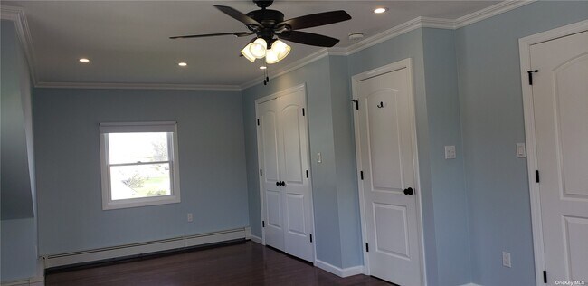Building Photo - 1 Harvest Ln