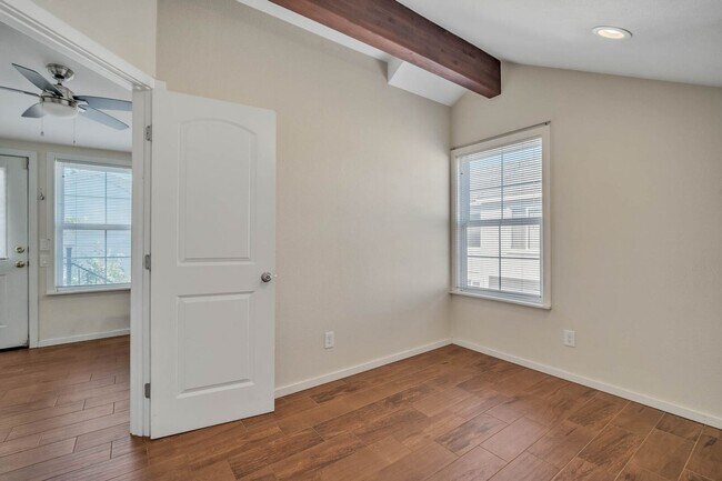 Building Photo - 5252 Trophy Dr