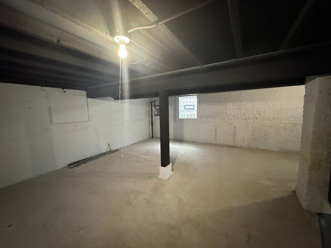 Building Photo - 11333 S Edbrooke Ave