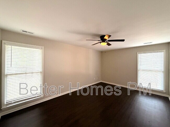 Building Photo - 4840 N New Hope Rd
