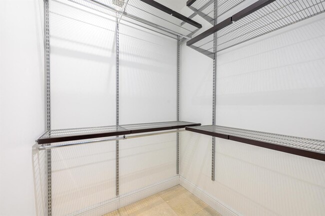 Building Photo - 2030 Douglas Rd