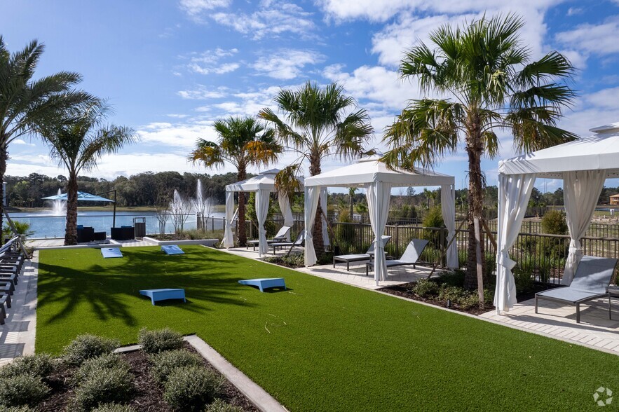 Outdoor Pool - Bainbridge Avenues Walk