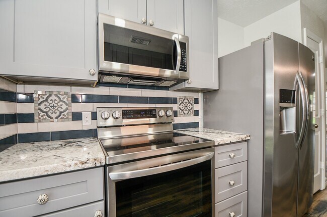 Building Photo - 13910 Bonnercrest Dr
