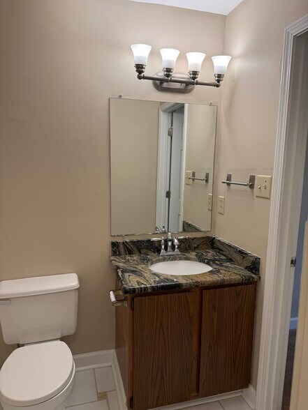 Full Bathroom Upstairs - 12 Durbin Pl