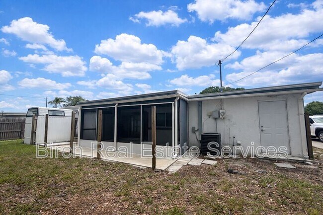 Building Photo - 3319 Williamsburg Loop