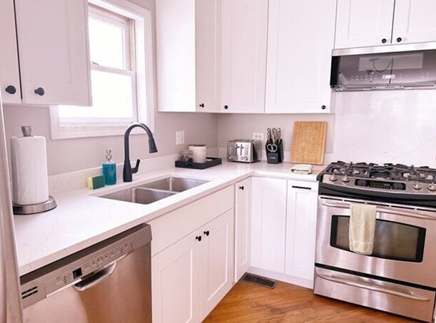 Appliances - 3759 N Clifton Ave