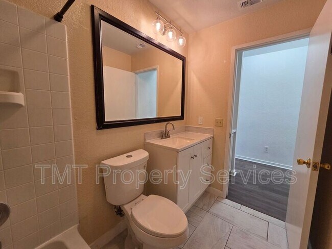 Building Photo - 2234 Wall St