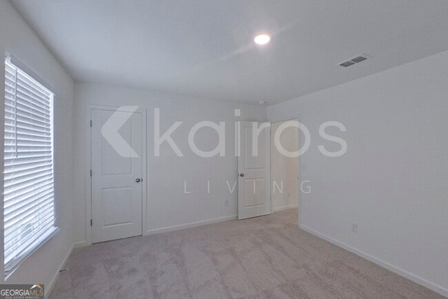 Building Photo - 112 Flat Rock Ml Trl