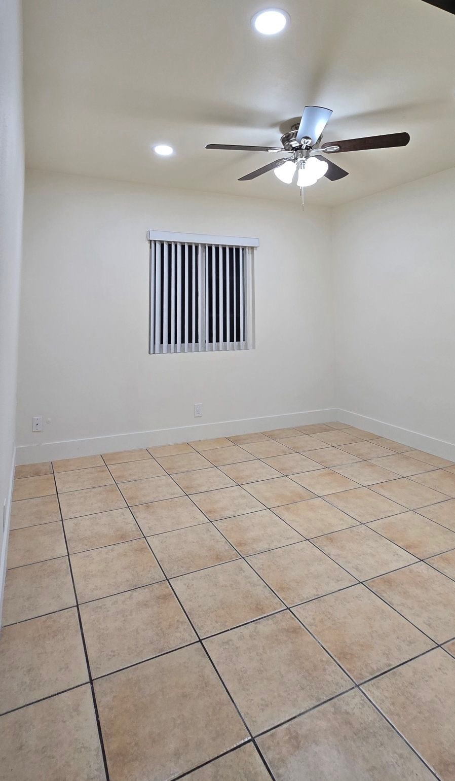 Building Photo - 13926 La Mirada Blvd
