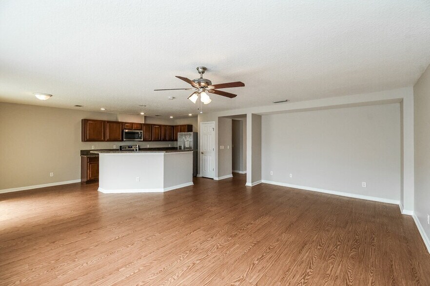 Building Photo - 2284 Brian Lakes Dr E