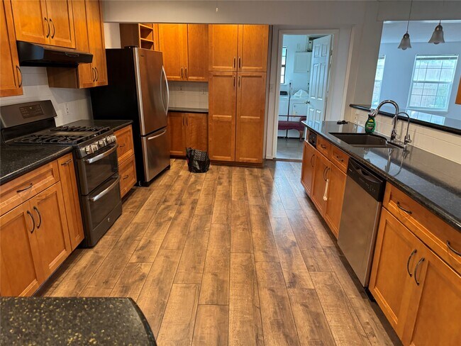Building Photo - 6944 Burgess St