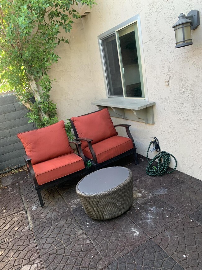 Building Photo - Furnished 3-Bedroom Townhome in a Gated Palm Springs Community