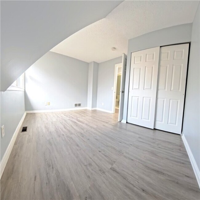 Building Photo - 14 Atkinson St