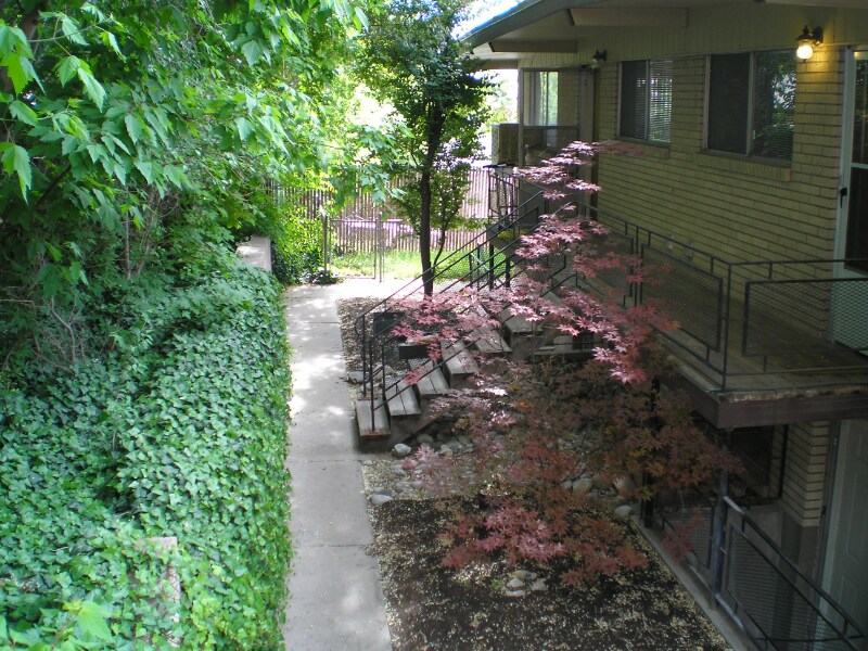 Building Photo - 475 N St E