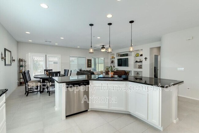 Building Photo - 3602 N Barrington Dr